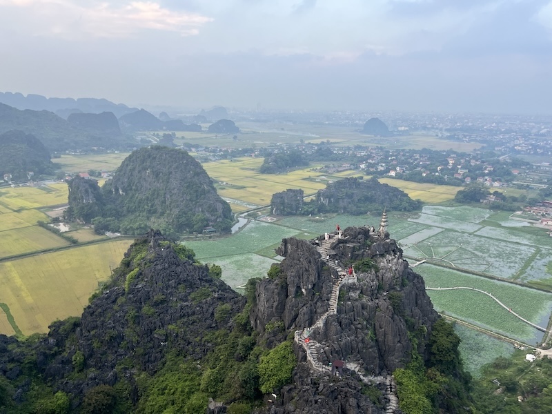 Núi Ngoa Long - Ninh Binh, Vietnam